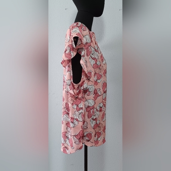 A Liz Claiborne Floral Pink Ruffled Short Sleeve Blouse - Picture 2 of 8